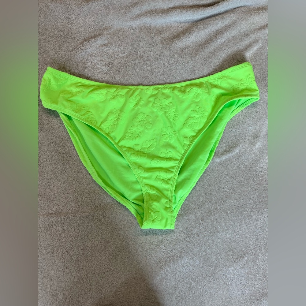 Wild Fable Women’s Low Rise Bikini Bottoms 3X (24-26) NWT Hibiscus Cheeky Green
